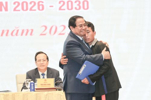 Trưởng bản Mùa A Thi - 'Người hùng' cứu cả bản thoát nạn trong cơn lũ dữ