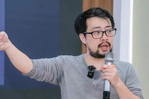 Chuyên gia trí tuệ nhân tạo: 'Dùng AI để kích hoạt, không phải để thay thế trí óc'