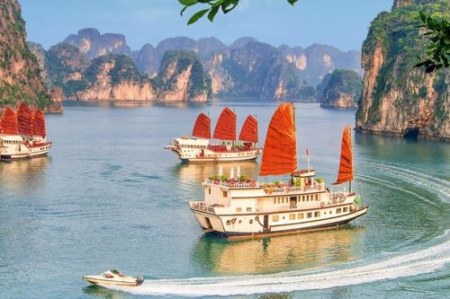 Tàu du lịch vịnh Hạ Long nâng cấp chất lượng, chào đón du khách trở lại