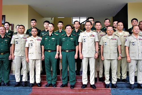 Chung tay giữ vững biên giới hòa bình
