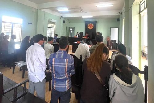 Gia Lai: 2 công chức hầu tòa vì nhận hối lộ để làm nhanh hồ sơ đất đai