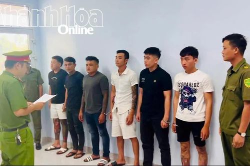 Bắt quả tang 6 đối tượng sử dụng trái phép chất ma túy