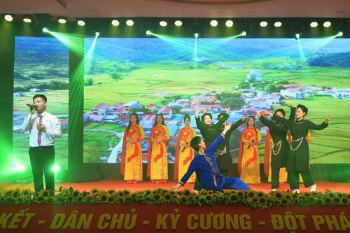 Văn nghệ chào mừng thành công Đại hội Đảng bộ UBND tỉnh Lạng Sơn