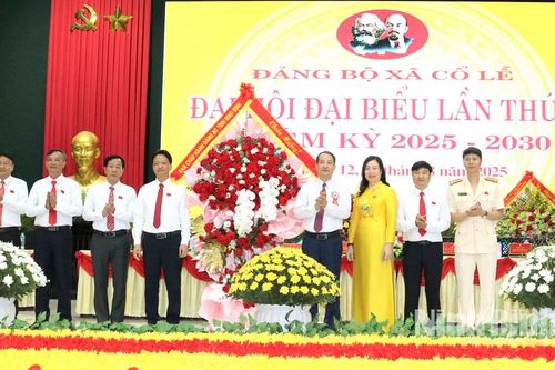 Đồng chí Phó Bí thư Tỉnh ủy, Chủ tịch Ủy ban MTTQ Việt Nam tỉnh Mai Văn Tuất dự và chỉ đạo Đại hội Đảng bộ xã Cổ Lễ, nhiệm kỳ 2025-2030