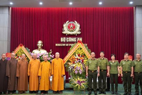 Lãnh đạo GHPGVN thăm và chúc mừng nhân Ngày truyền thống Lực lượng Công an Nhân dân