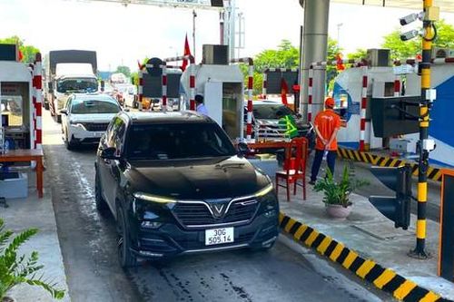 Báo Xây dựng tổ chức Hội thảo 'Vì sao từ 1/10, lái xe cần có tài khoản giao thông?'