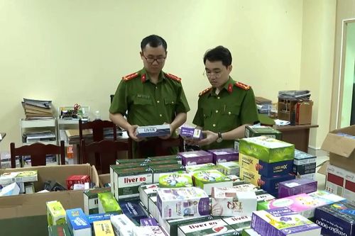 Công an triệt phá hai vụ án thực phẩm chức năng giả