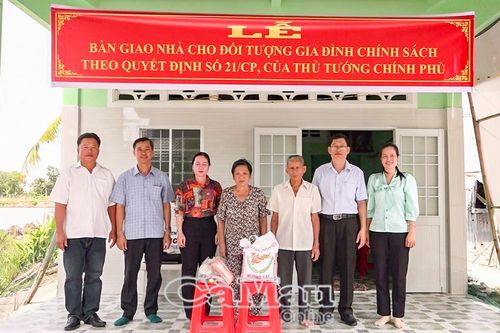 Xã Vĩnh Phước: Bàn giao nhà tình nghĩa, và ra quân công trình đường cờ Tổ quốc