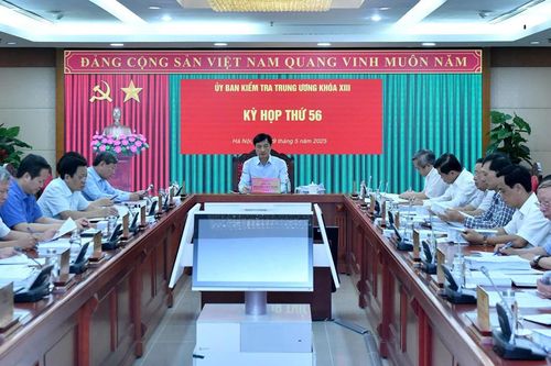 Lấy ý kiến việc tặng Huân chương Lao động với 8 cán bộ UBKT Trung ương