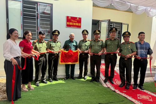 Khánh thành Nhà nghĩa tình đồng đội tặng cựu cán bộ Công an tại Lạng Sơn