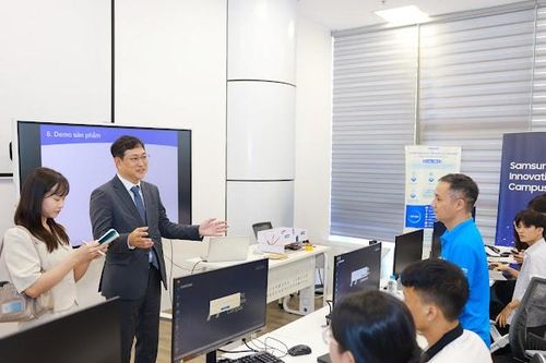 Samsung Việt Nam đào tạo về công nghệ cao cho 330 sinh viên