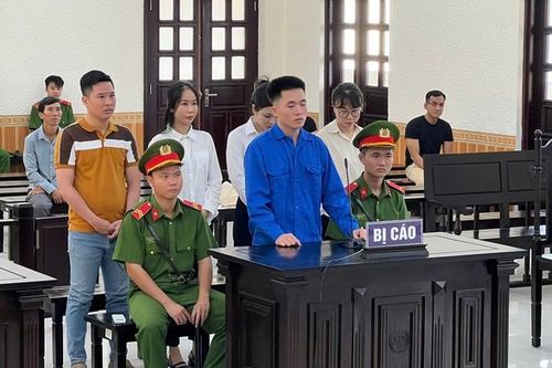 Làm giả giấy tờ lao động cho người nước ngoài, 6 bị cáo lãnh hơn 17 năm tù giam