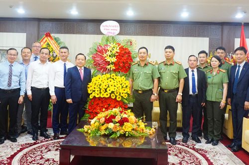 Hội Thánh Tin lành Việt Nam (miền Bắc) và Cộng đồng Tin lành Hà Nội chúc mừng Công an Thủ đô nhân kỷ niệm 80 Ngày truyền thống lực lượng Công an nhân dân