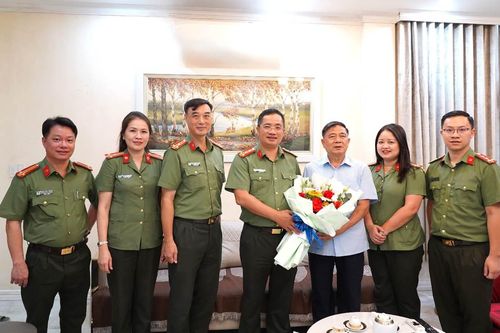 Tri ân các đồng chí nguyên lãnh đạo Công an Hà Nội