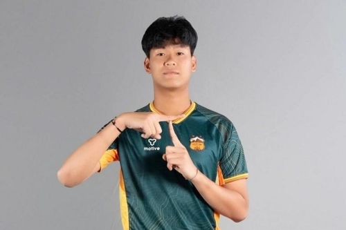 Cầu thủ Việt Nam cao gần 2m sắp xuất hiện ở V-League