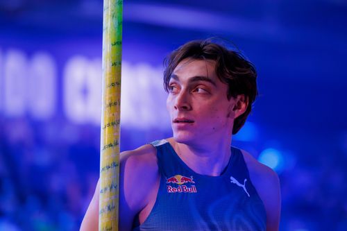 Duplantis phá kỷ lục thế giới, bỏ túi triệu USD