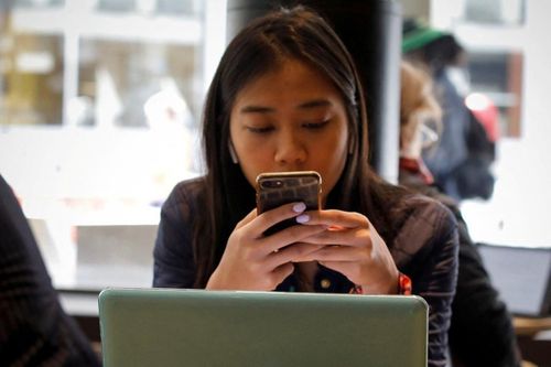 Nghịch lý tài chính của Gen Z