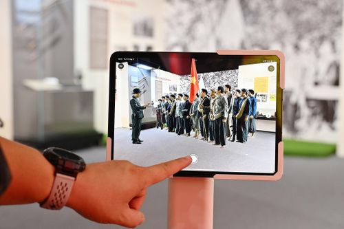 Công nghệ AR tái hiện thời khắc lịch sử hào hùng của dân tộc