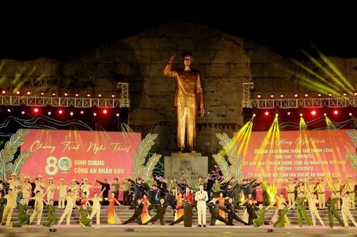 Đặc sắc chương trình nghệ thuật '80 năm Vinh quang Công an nhân dân'