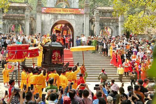 Thanh Hóa bùng nổ du lịch: 7 tháng thu hơn 37.000 tỉ, cán mốc 86% kế hoạch năm