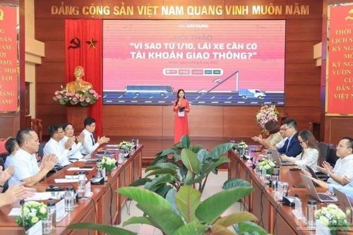 Sớm hoàn thành chuyển đổi tài khoản thu phí, thúc đẩy thanh toán không dùng tiền mặt