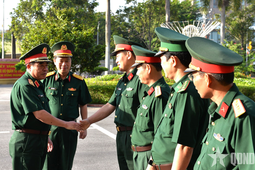 Thiếu tướng Nguyễn Bá Lực kiểm tra tại Bộ CHQS tỉnh Quảng Ngãi