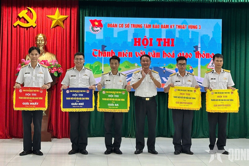 Trung tâm Bảo đảm Kỹ thuật (Vùng 3 Hải quân) sôi nổi hội thi 'Thanh niên với văn hóa giao thông'