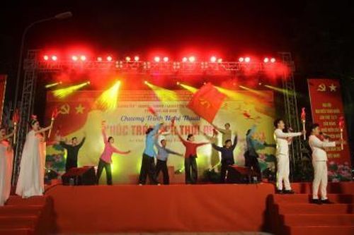 Đặc sắc Chương trình nghệ thuật đặc biệt 'Khúc tráng ca'