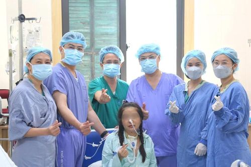 Bước tiến y học: Lần đầu ghép đồng thời tim - phổi thành công