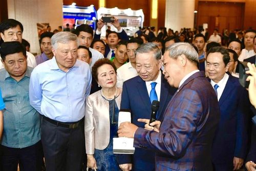 Bản Hùng ca 80 năm - Bài 5: Kinh tế tư nhân bước vào cao tốc