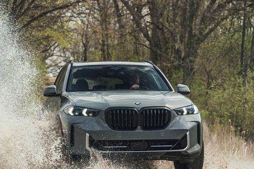 BMW rục rịch ra mắt SUV địa hình cạnh tranh với Mercedes G-Class