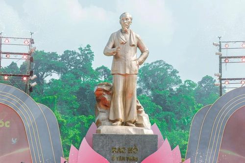 Tổng Bí thư Tô Lâm dự lễ khánh thành Tượng đài Bác Hồ ở Tân Trào