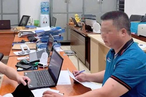 Hà Nội: Khởi tố tài xế ô tô rút chìa khóa xe khách trên đường Vành đai 3