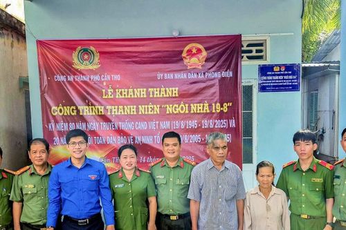 Thanh niên Công an Cần Thơ tặng nhà 19/8 cho chiến sĩ khó khăn