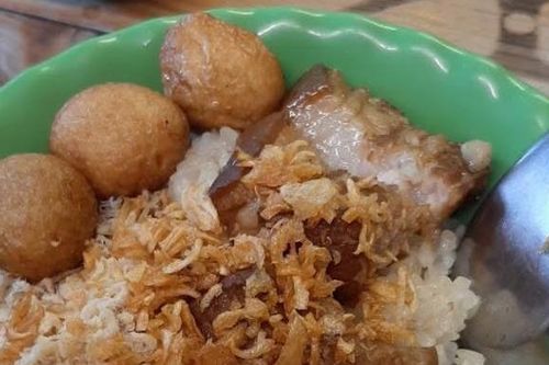 Xôi sáng ngon, tiện lợi nhưng ai nên hạn chế