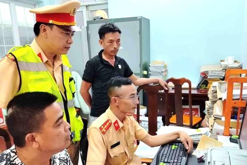 Tình tiết bất ngờ vụ tài xế chở quá 21 người bị xử phạt 234 triệu đồng