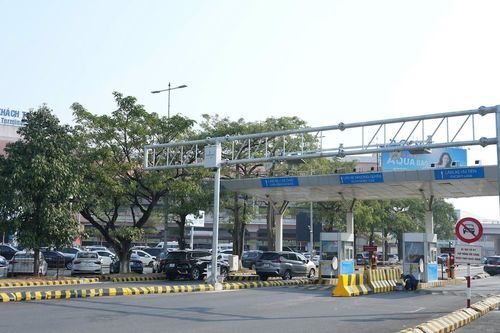 Thu phí đường bộ không dừng: Vì sao không trừ thẳng vào tài khoản cá nhân?