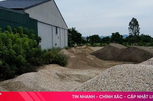 Đình chỉ bãi tập kết cát gây ô nhiễm khu dân cư