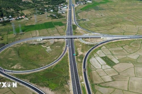 Gấp rút hoàn thiện 13km cuối cao tốc Vân Phong-Nha Trang