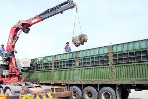 Cận cảnh xe chở vượt tải trọng 429% bị phạt 333 triệu đồng