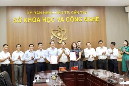 Cần Thơ đẩy mạnh hợp tác về ứng dụng và phát triển trí tuệ nhân tạo
