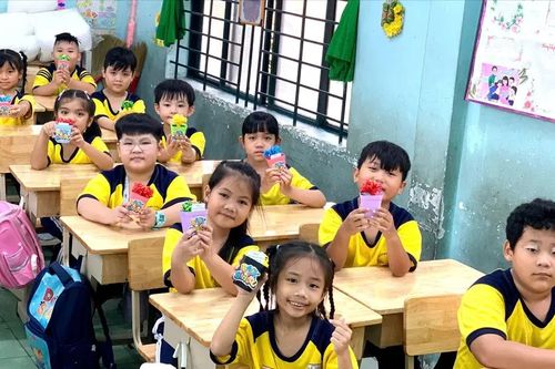 TPHCM: Học sinh lớp 1, 9 và 12 tựu trường từ ngày 20-8