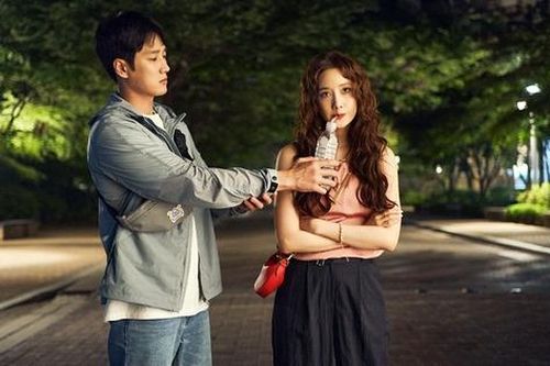 'Nữ thần' YoonA hóa 'Em xinh tinh quái'