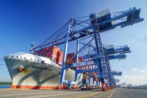 Xuất khẩu tháng 7 đạt kỷ lục 42,3 tỷ USD, FDI và đầu tư công tăng tốc
