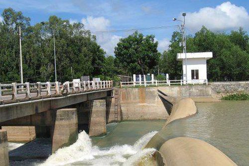 Bán niên thắng lớn, loạt doanh nghiệp tăng mục tiêu lợi nhuận cả năm