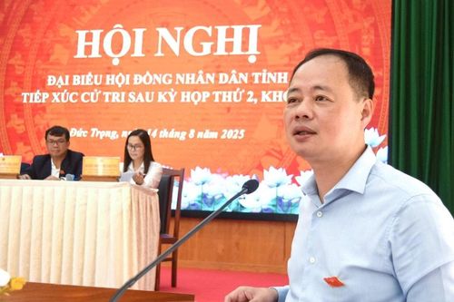 Chủ tịch HĐND tỉnh Lâm Đồng Trần Hồng Thái tiếp xúc cử tri các xã Đức Trọng, Hiệp Thạnh và Tân Hội