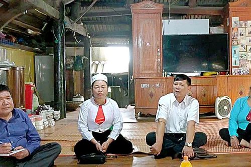 Người 'giữ hồn' văn hóa Mường từ việc tự học, đam mê nghiên cứu