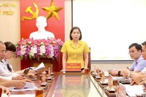 Phó Chủ tịch UBND tỉnh Phùng Thị Kim Nga làm việc với Sở Tư pháp