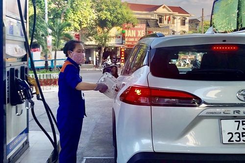 Giá xăng giảm sau 2 lần tăng liên tiếp