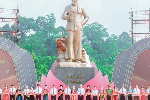 Tổng Bí thư Tô Lâm dự lễ khánh thành tượng đài 'Bác Hồ ở Tân Trào'